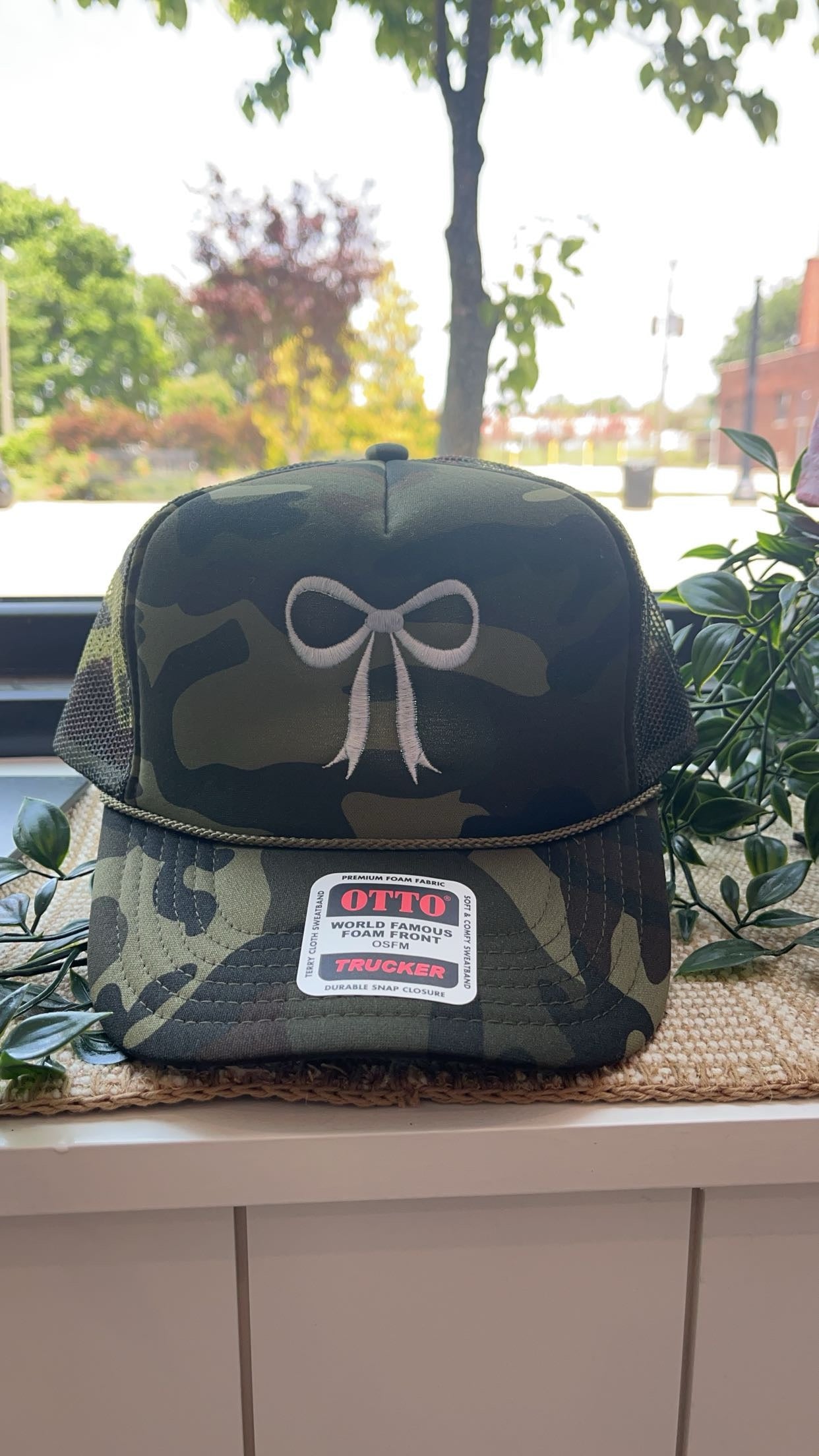 Embroidered Bow Hat