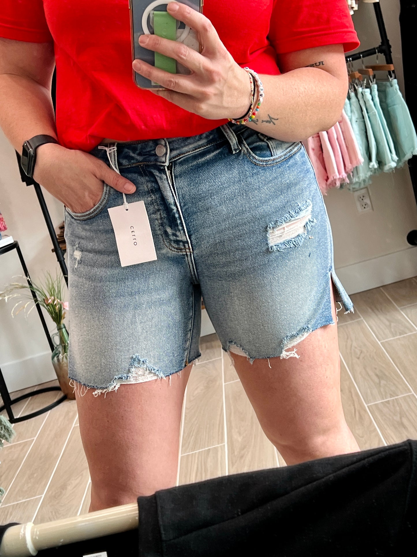 Cello Mom Short Mid Rise with Side Slit